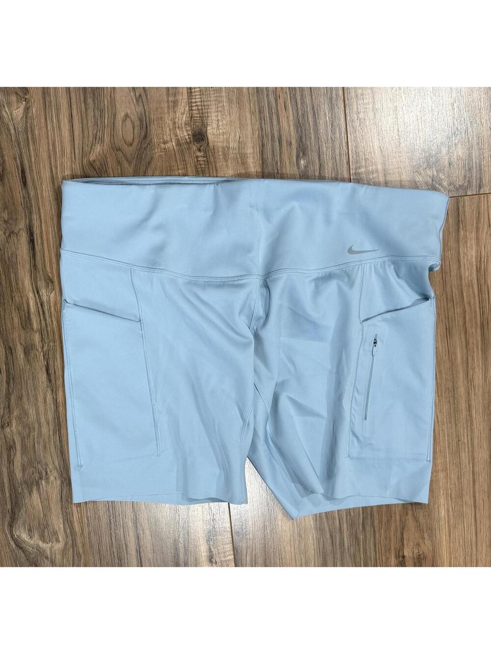 Nike Go Women's 8" Firm-Support High-Waisted Shorts w/Pockets (Plus Size)